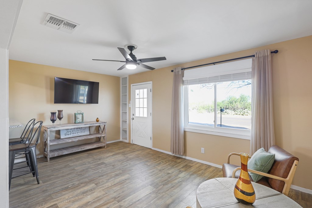 308 W Fort Davis Ave, Alpine, Texas image 4