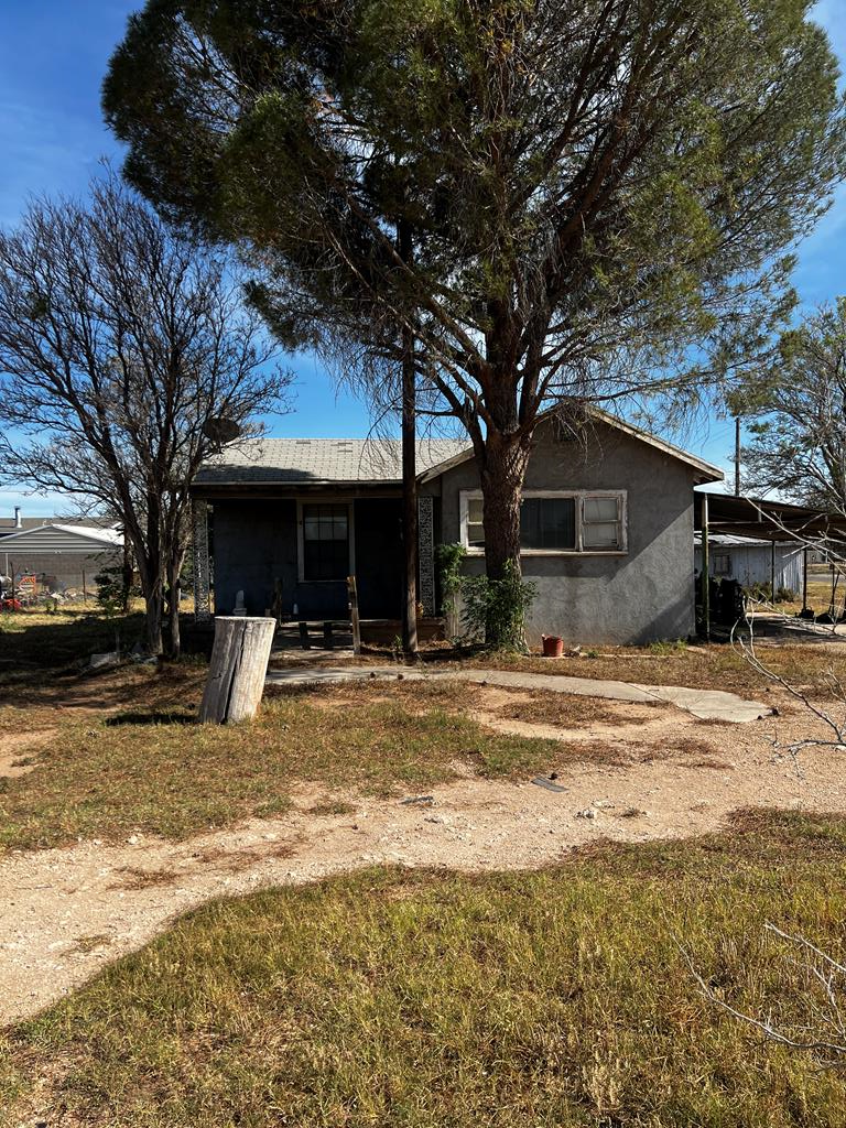 400 E 21st St, Crane, Texas image 1