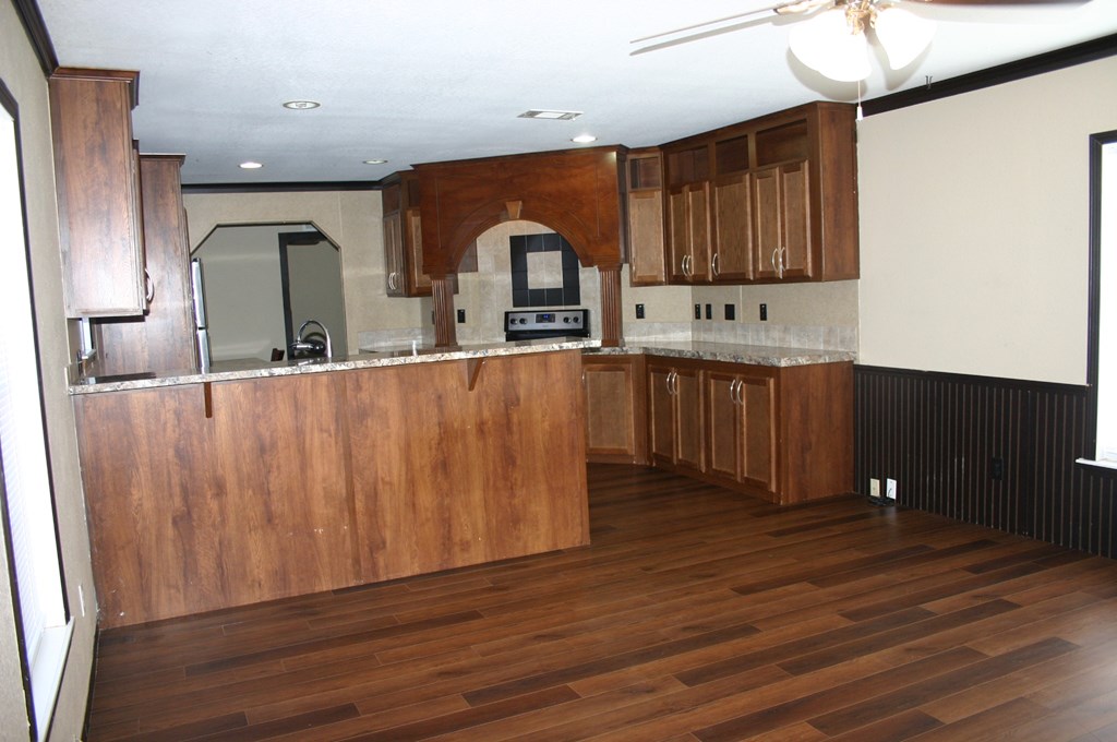 201 SE 5th St, Andrews, Texas image 7