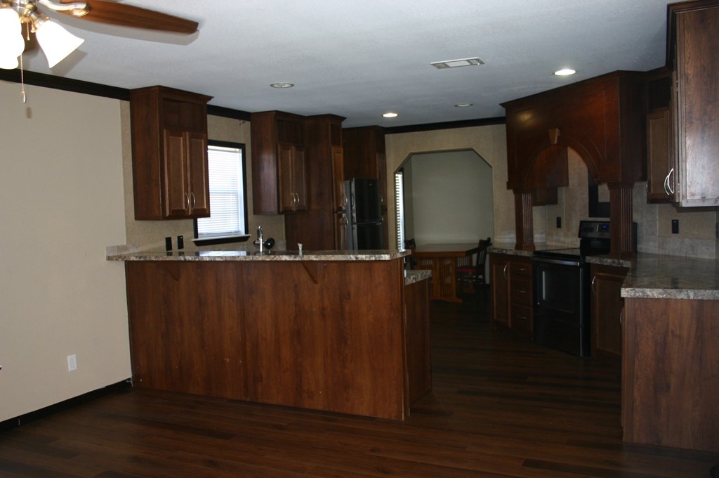 201 SE 5th St, Andrews, Texas image 11