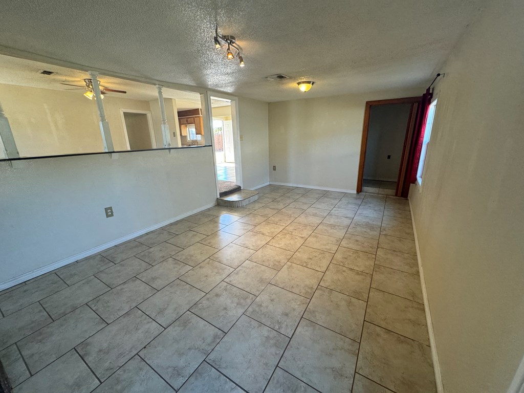 310 E Oak Ave, Midland, Texas image 7