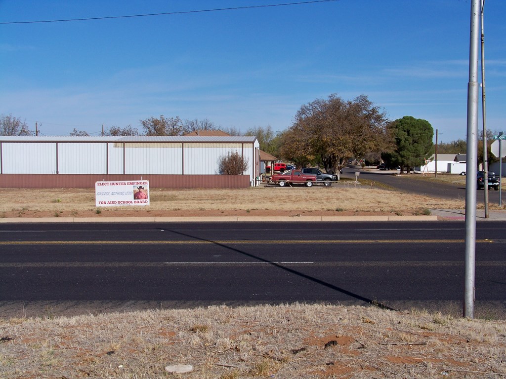 E Broadway, Andrews, Texas image 2