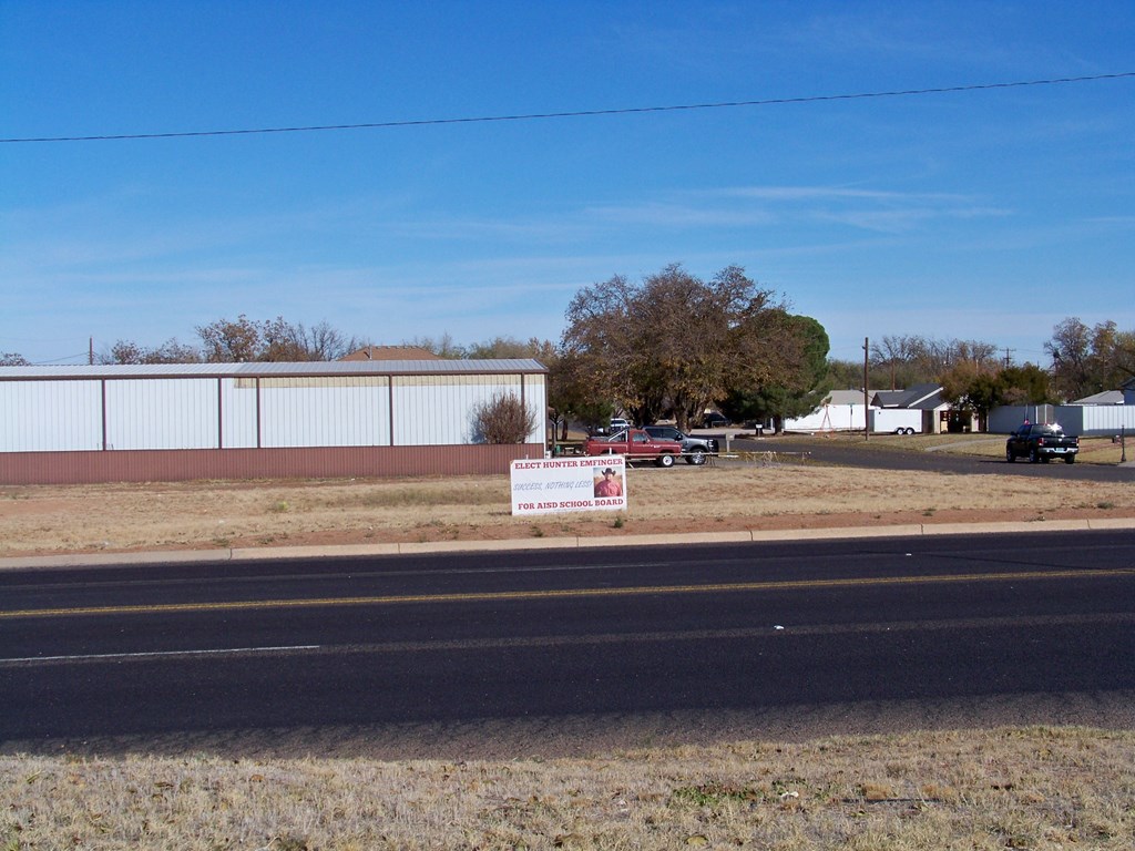 E Broadway, Andrews, Texas image 4