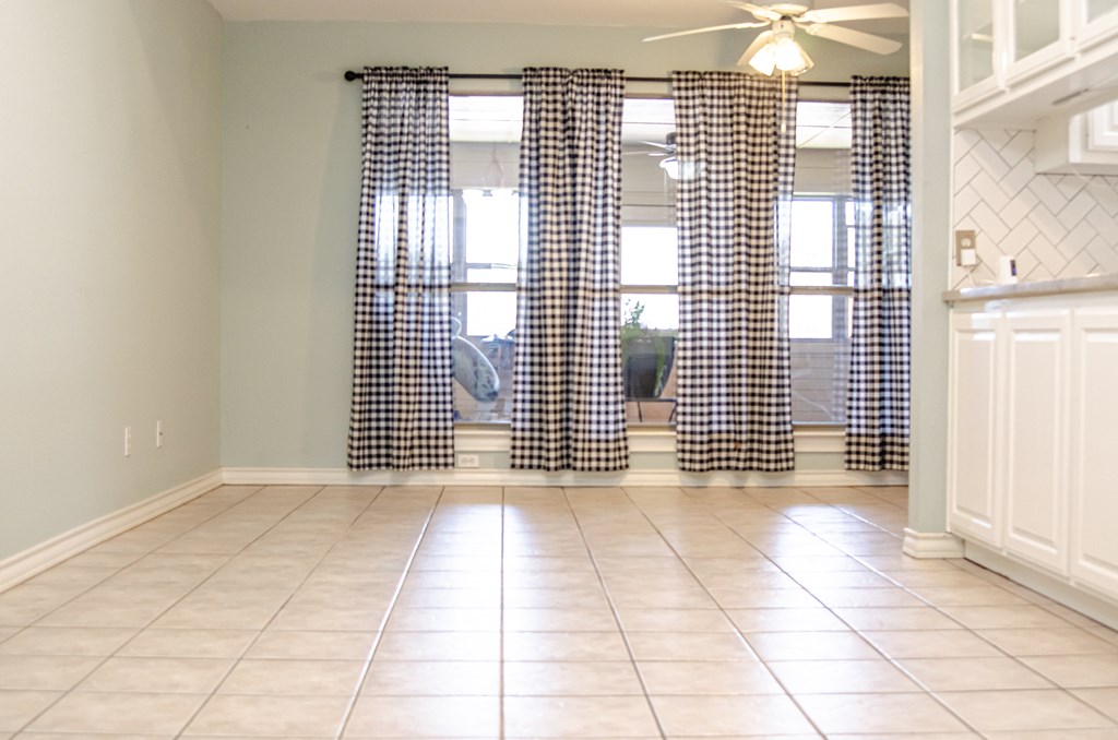 1513 Live Oak Lane, Andrews, Texas image 5