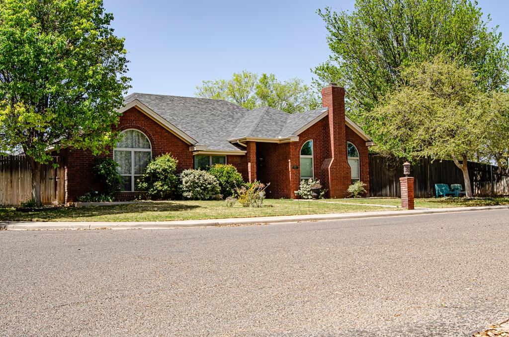 1513 Live Oak Lane, Andrews, Texas image 1