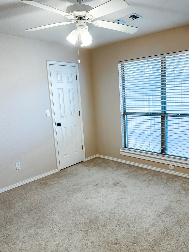 1513 Live Oak Lane, Andrews, Texas image 18