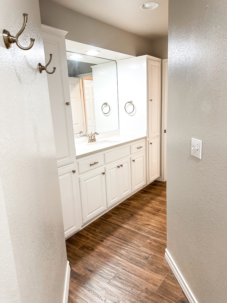 1513 Live Oak Lane, Andrews, Texas image 20