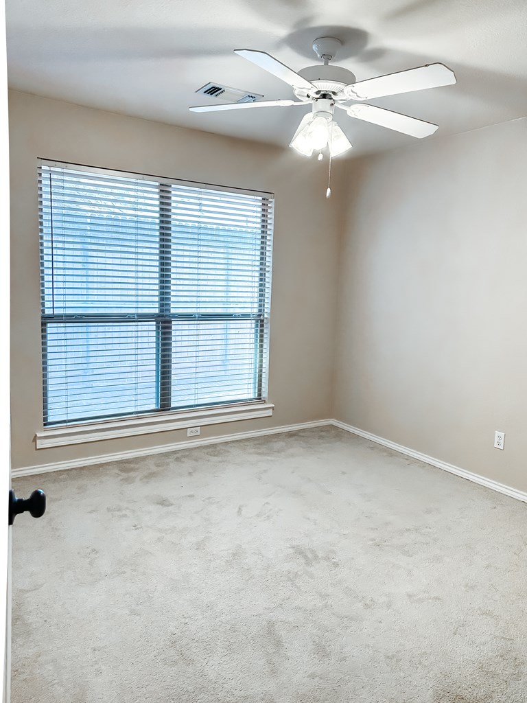 1513 Live Oak Lane, Andrews, Texas image 17