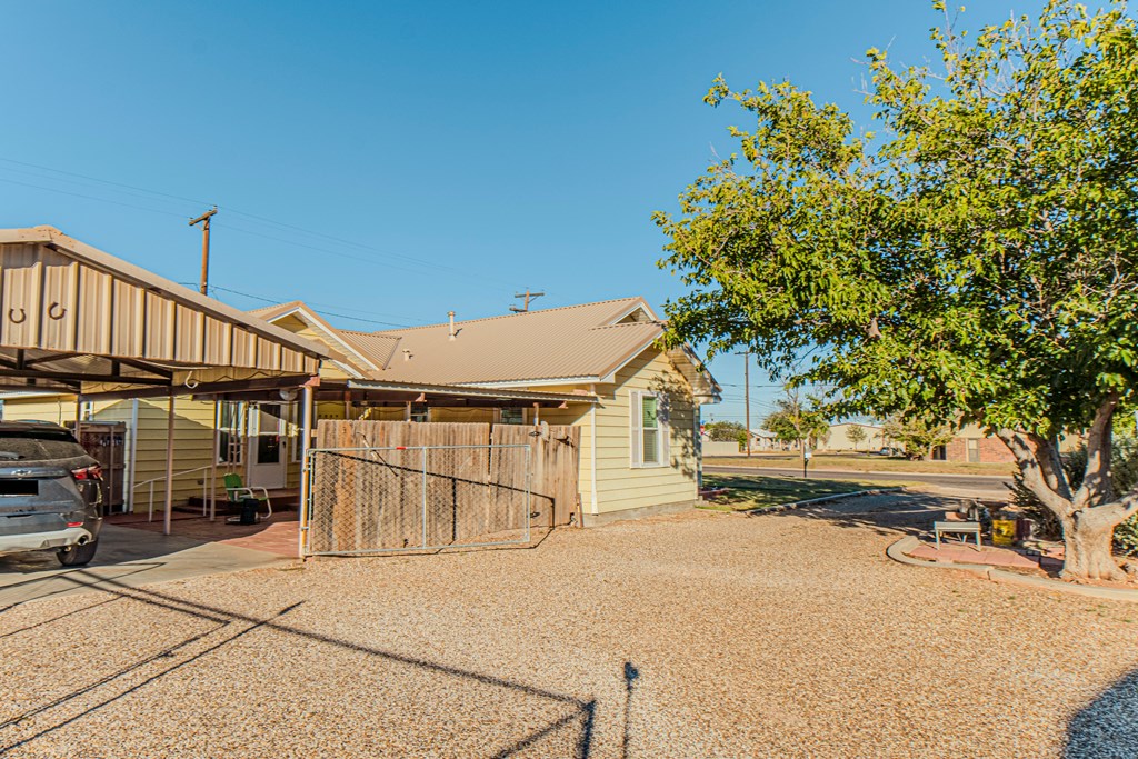 411 NW 3rd St, Seminole, Texas image 24