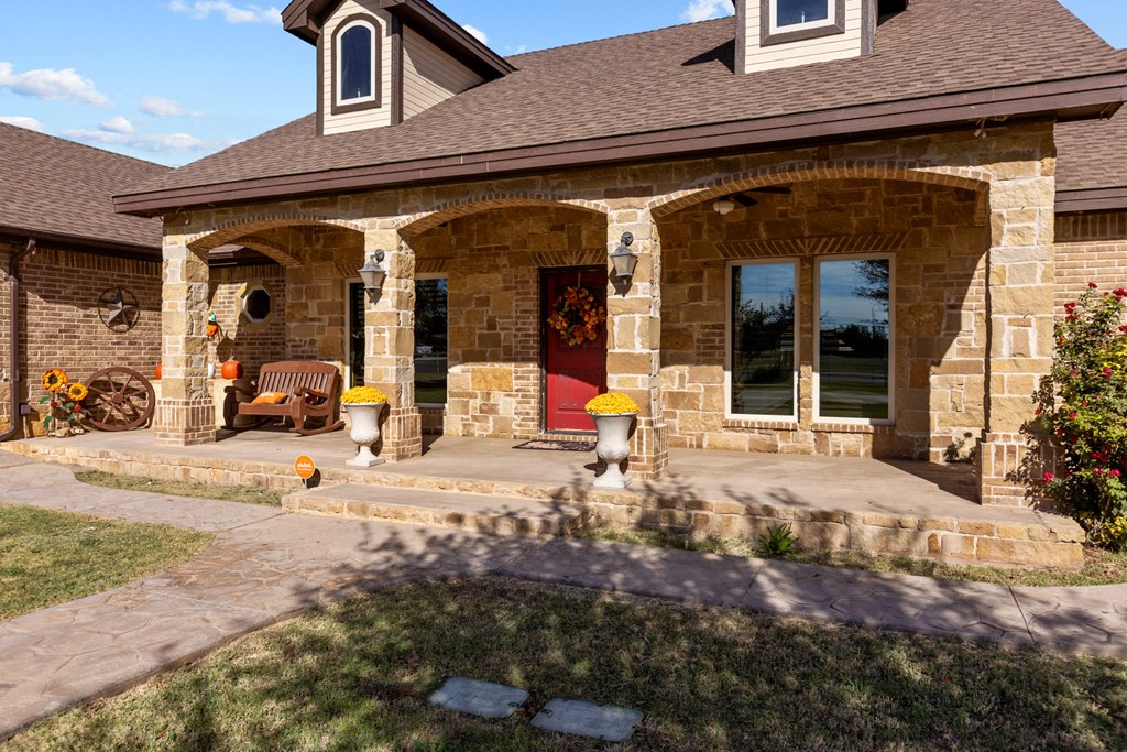 2401 Mustang Dr, Andrews, Texas image 2