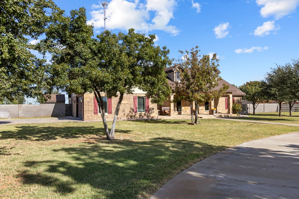 2401 Mustang Dr, Andrews, Texas image 4