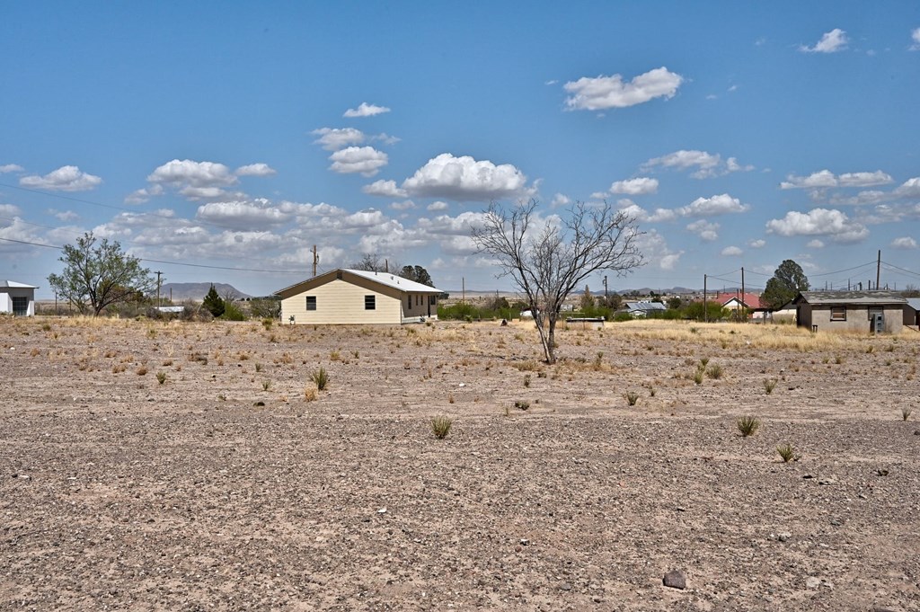 320 E Mendias Street, Marfa, Texas image 5