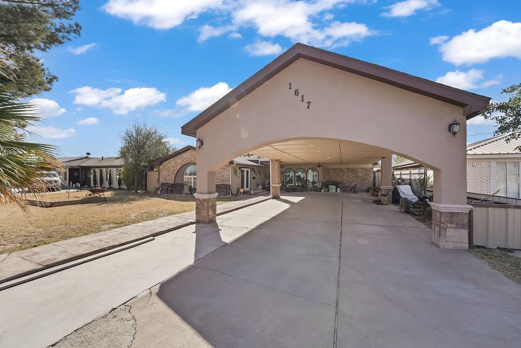 1617 S Missouri St, Pecos, Texas image 2