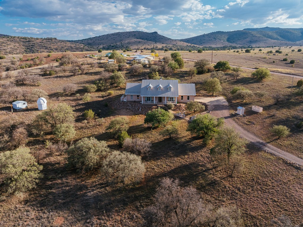 102 Clear View Drive, Fort Davis, Texas image 2