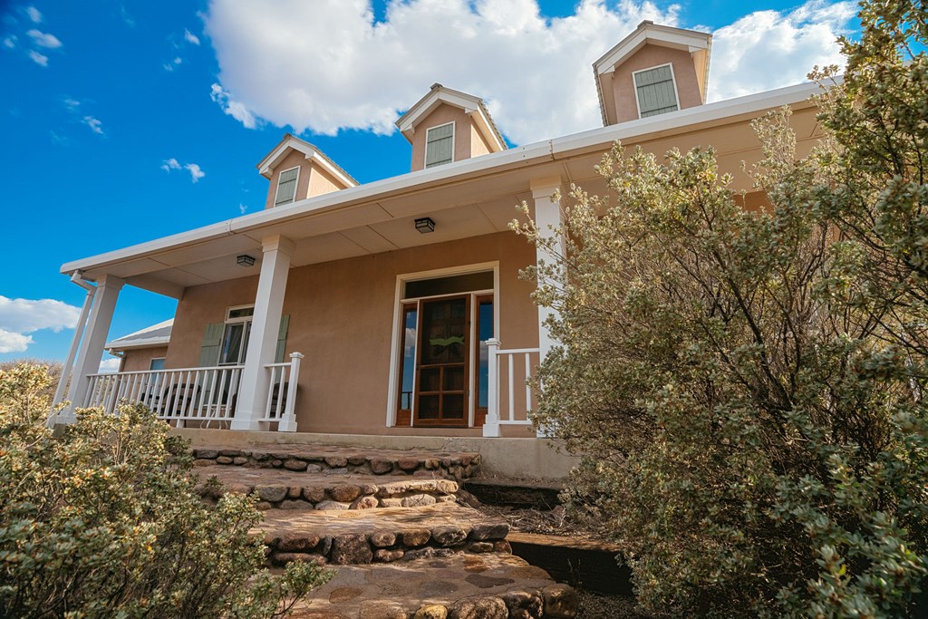 102 Clear View Drive, Fort Davis, Texas image 3