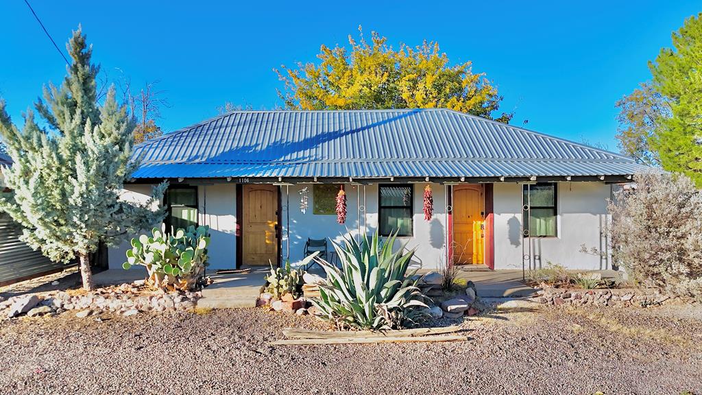 1106 W Sacramento St, Marfa, Texas image 1