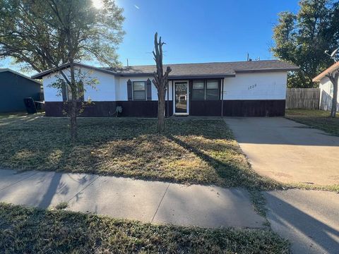 1205 NW 2nd St, Andrews, TX 79714 - MLS#: 147539