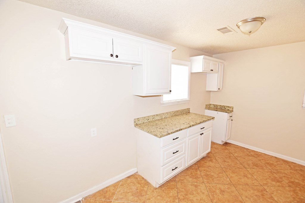 1003 W 21st St, Odessa, Texas image 12