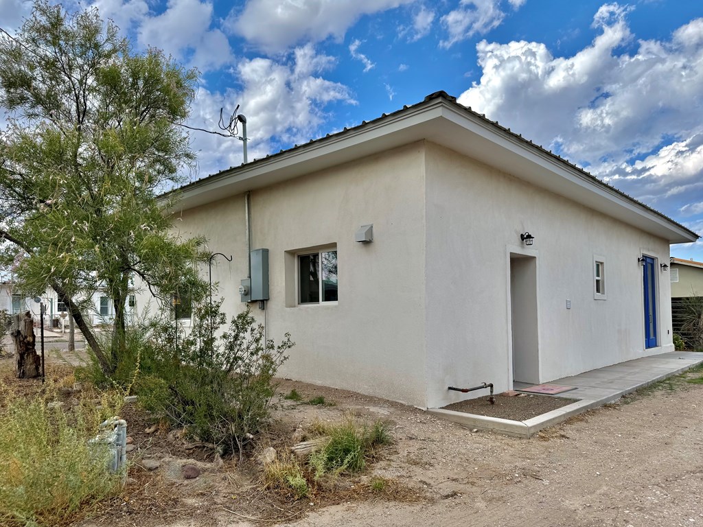 1319 W Sacramento St, Marfa, Texas image 19