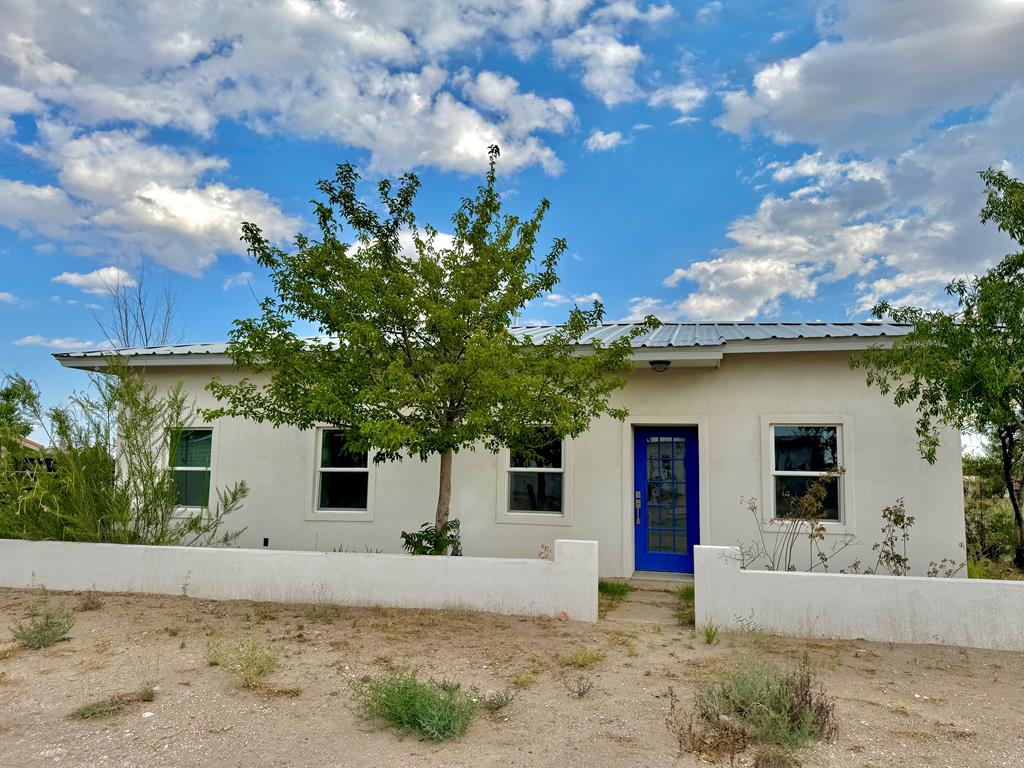 1319 W Sacramento St, Marfa, Texas image 1