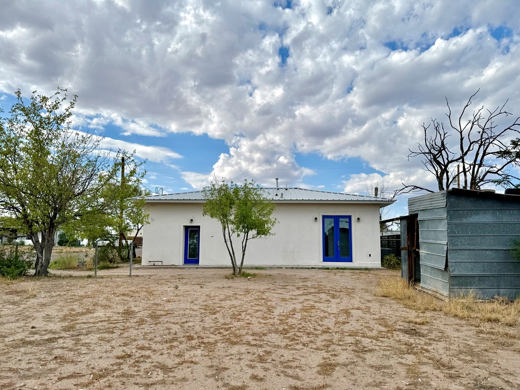 1319 W Sacramento St, Marfa, Texas image 18