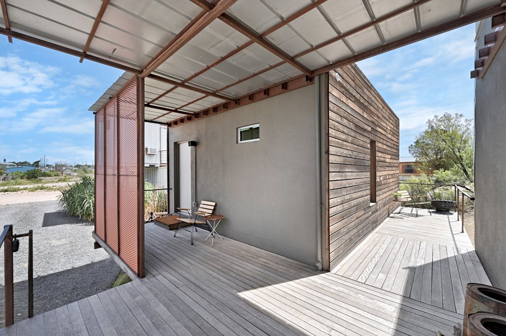 409 E Waco St, Marfa, Texas image 3