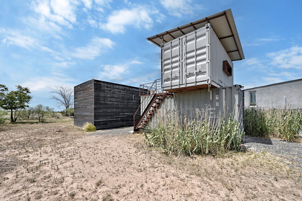 409 E Waco St, Marfa, Texas image 37