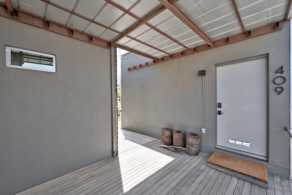 409 E Waco St, Marfa, Texas image 5