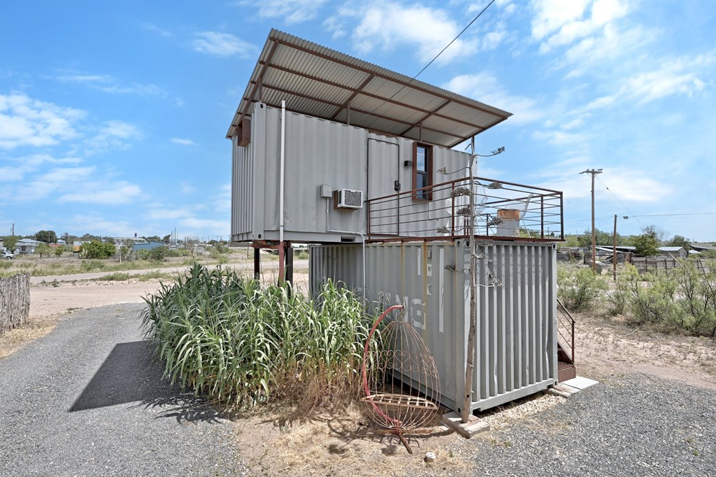 409 E Waco St, Marfa, Texas image 35