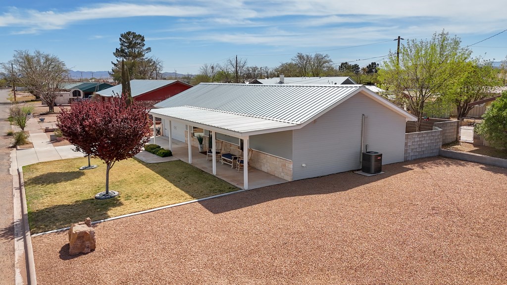 1013 Summer St, Van Horn, Texas image 25