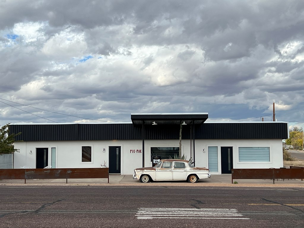 1500 W San Antonio St, Marfa, Texas image 2