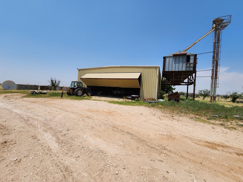 1016 County Rd East Rd, Lamesa, Texas image 13