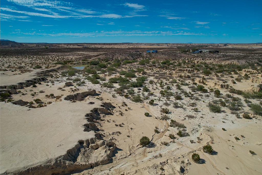 400 N Smiling Dog Trail, Terlingua, Texas image 15