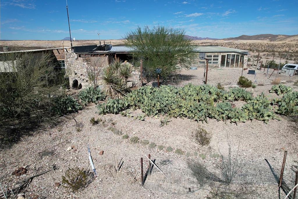 400 N Smiling Dog Trail, Terlingua, Texas image 7