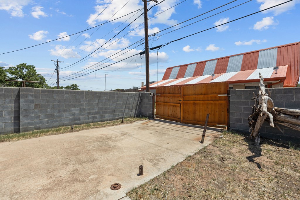 2611 Storey Ave, Midland, Texas image 28