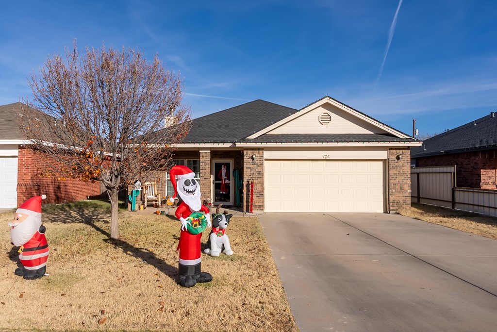 704 NW 8th Place, Andrews, Texas image 2