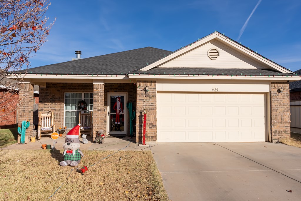 704 NW 8th Place, Andrews, Texas image 3