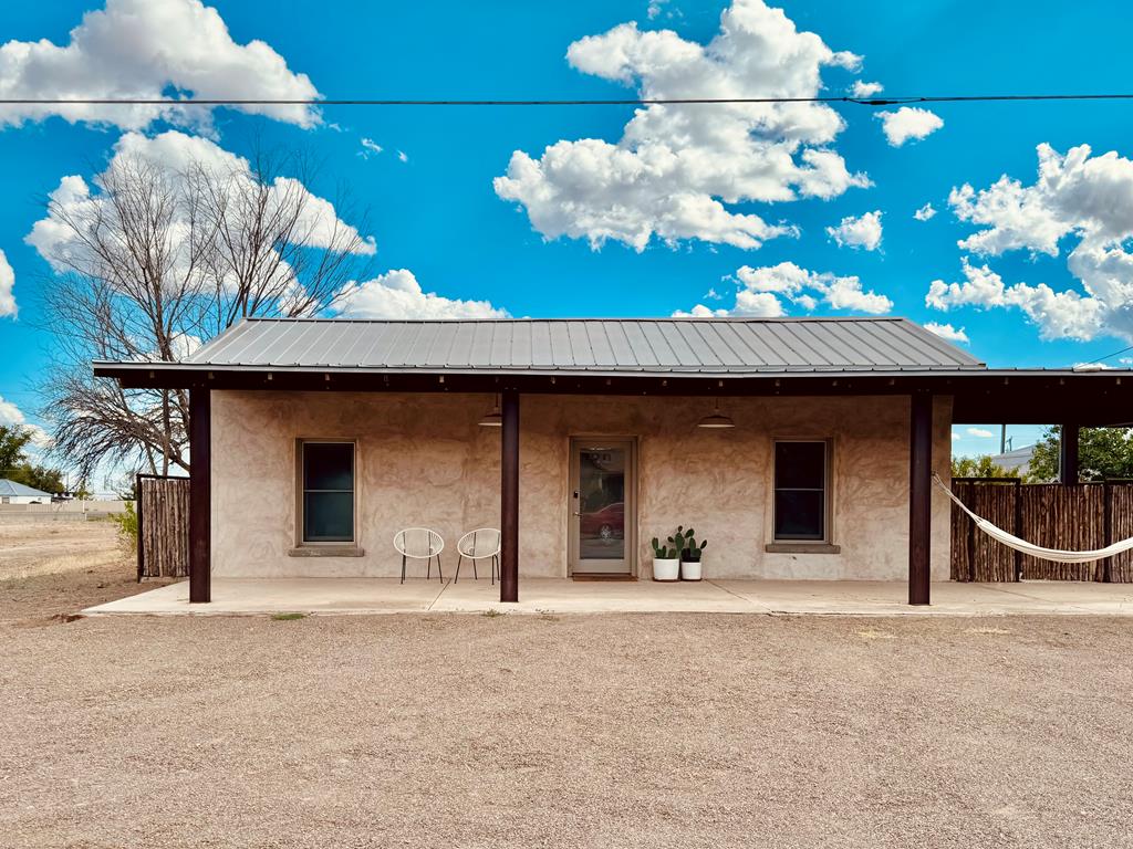 1205 W Sacramento St, Marfa, Texas image 1