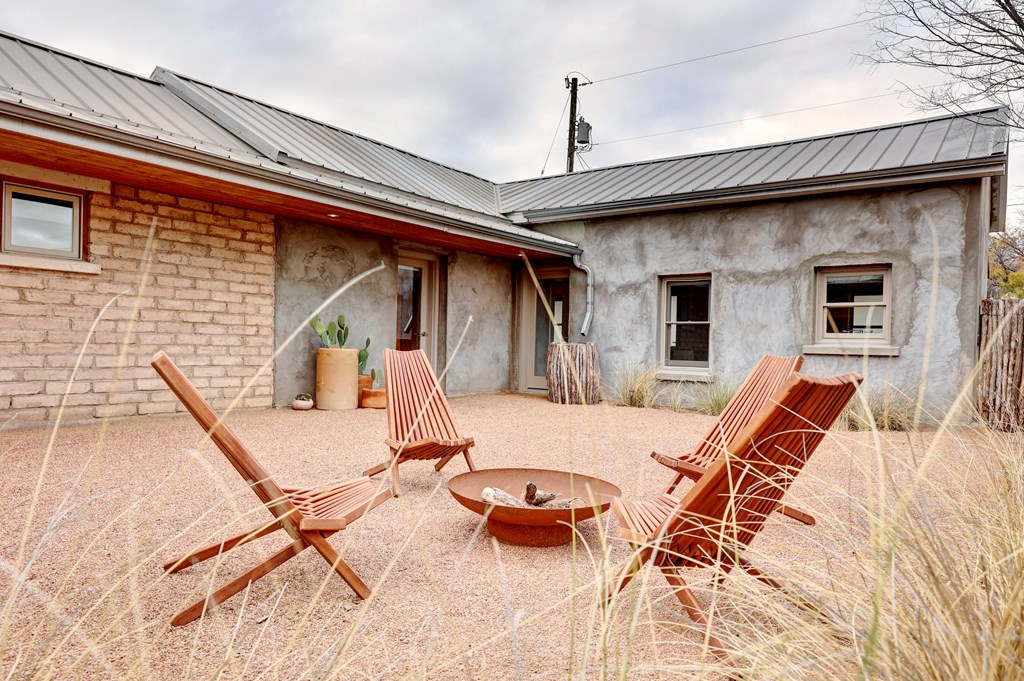 1205 W Sacramento St, Marfa, Texas image 29