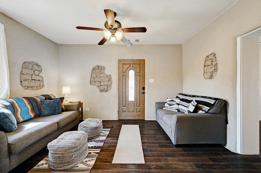 410 N Dean St, Marfa, Texas image 3