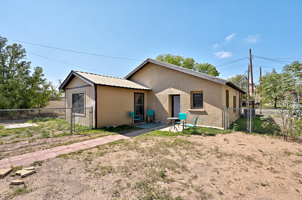 410 N Dean St, Marfa, Texas image 29