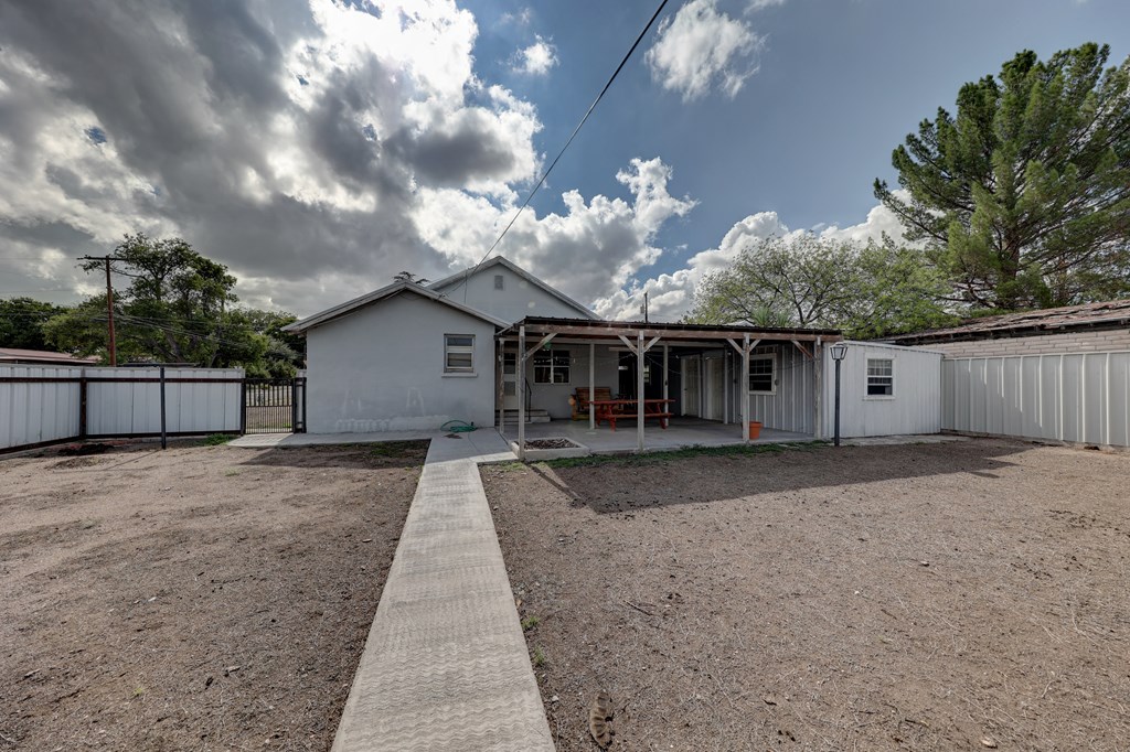 800 N Summer St, Marfa, Texas image 19