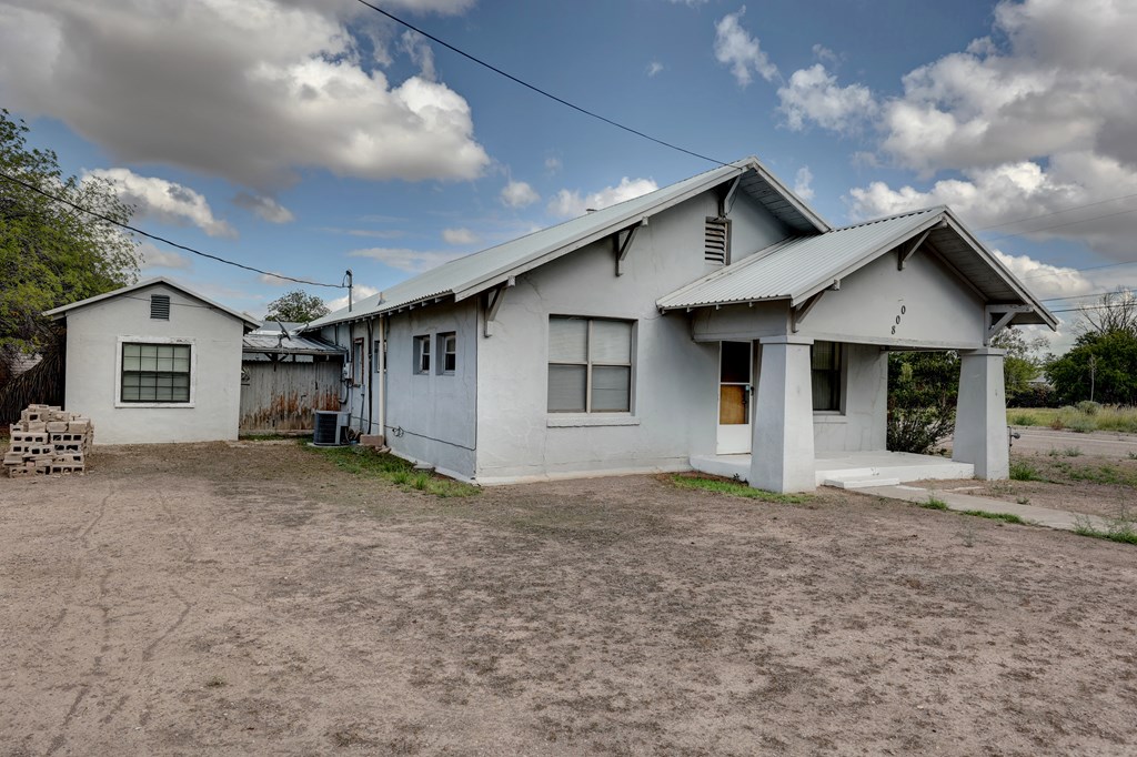 800 N Summer St, Marfa, Texas image 2