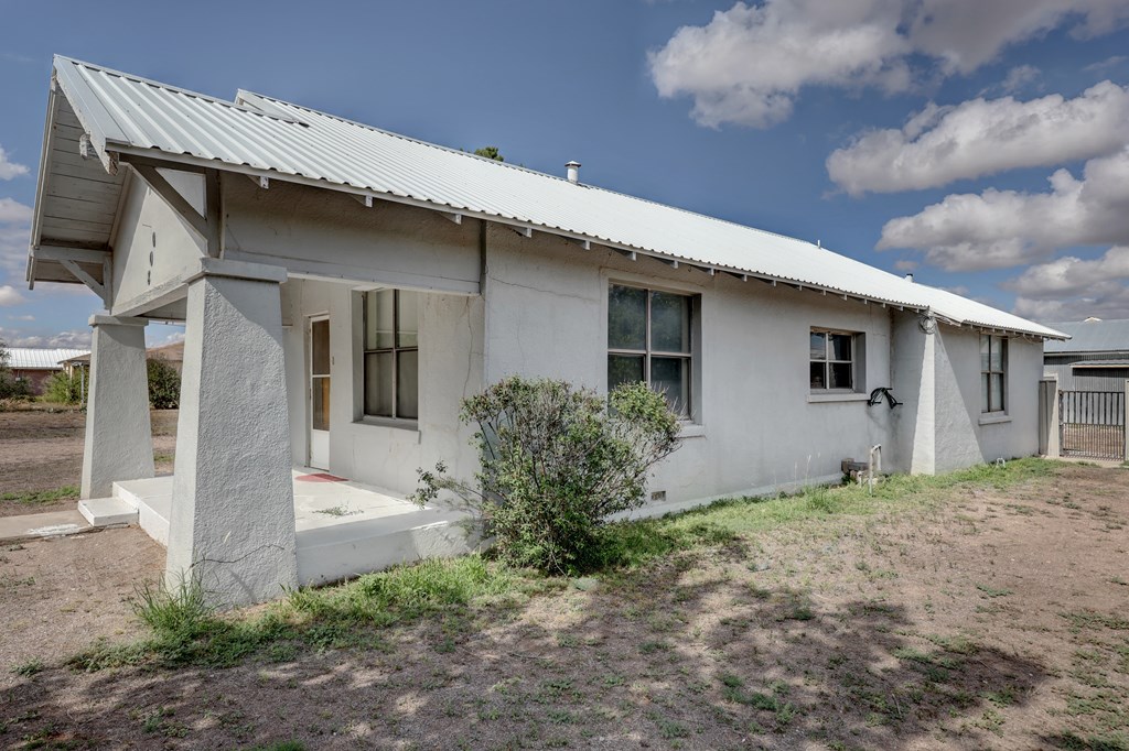 800 N Summer St, Marfa, Texas image 4