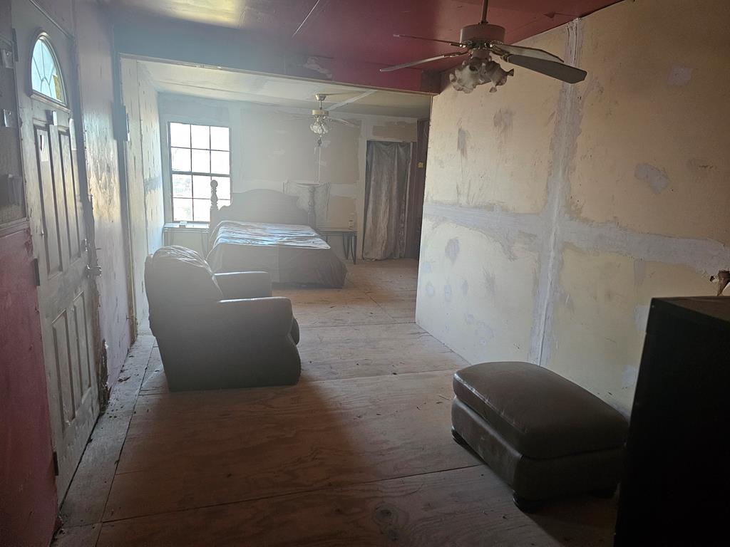 512 E 7th St, McCamey, New York image 6