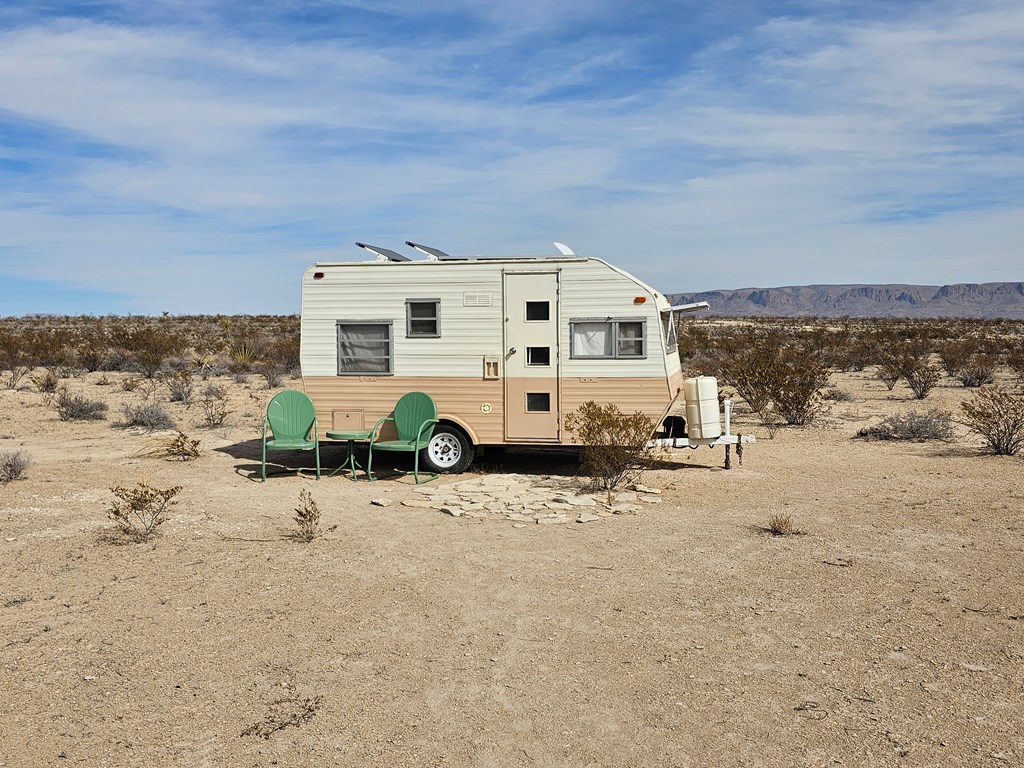 500 N Cheosa Trail, Terlingua, Texas image 29