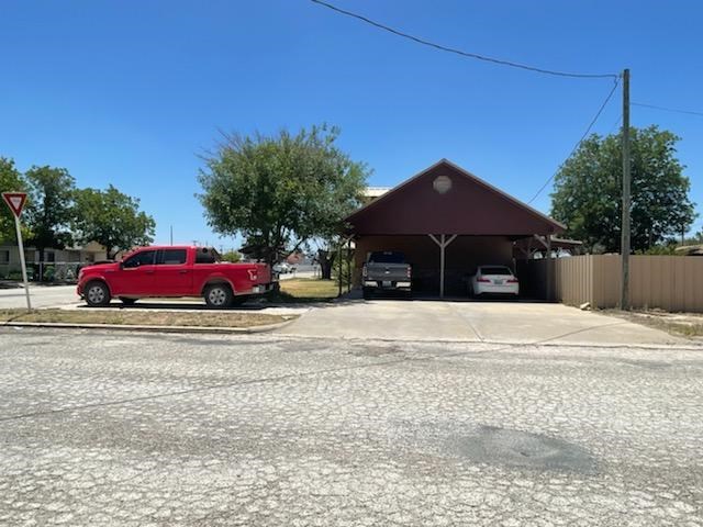 307 N Texas St, Big Lake, Texas image 9