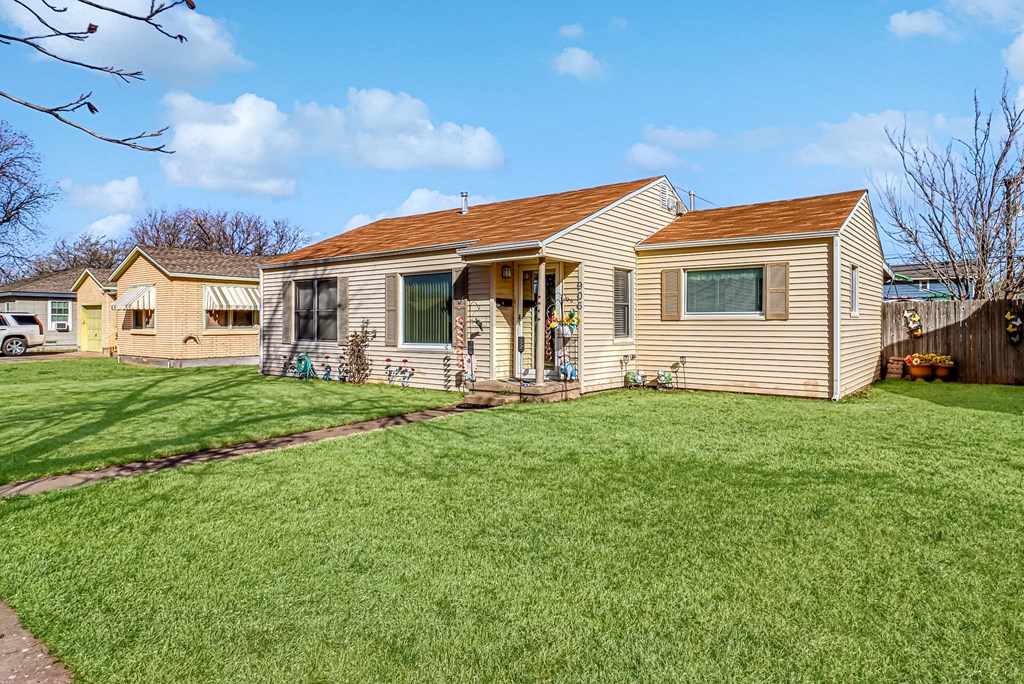 906 W 26th St, Odessa, Texas image 2