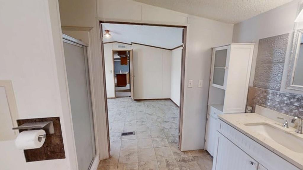 705 NE 6th St, Andrews, Texas image 10