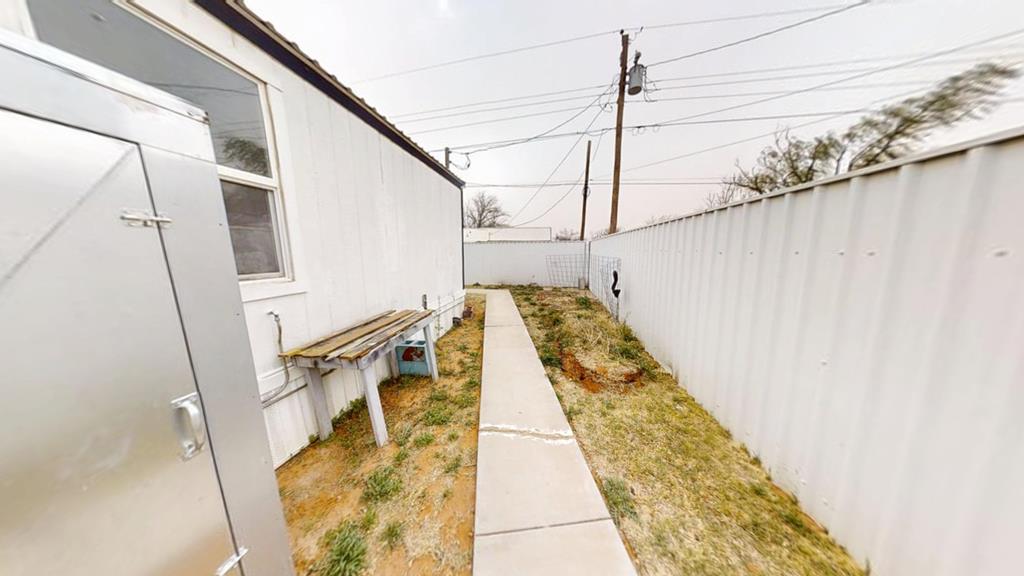 705 NE 6th St, Andrews, Texas image 22